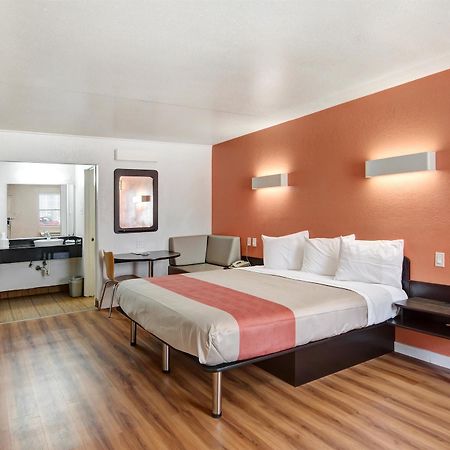 Motel 6-Dallas, Tx - Forest Lane Dış mekan fotoğraf