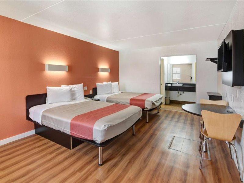 Motel 6-Dallas, Tx - Forest Lane Dış mekan fotoğraf