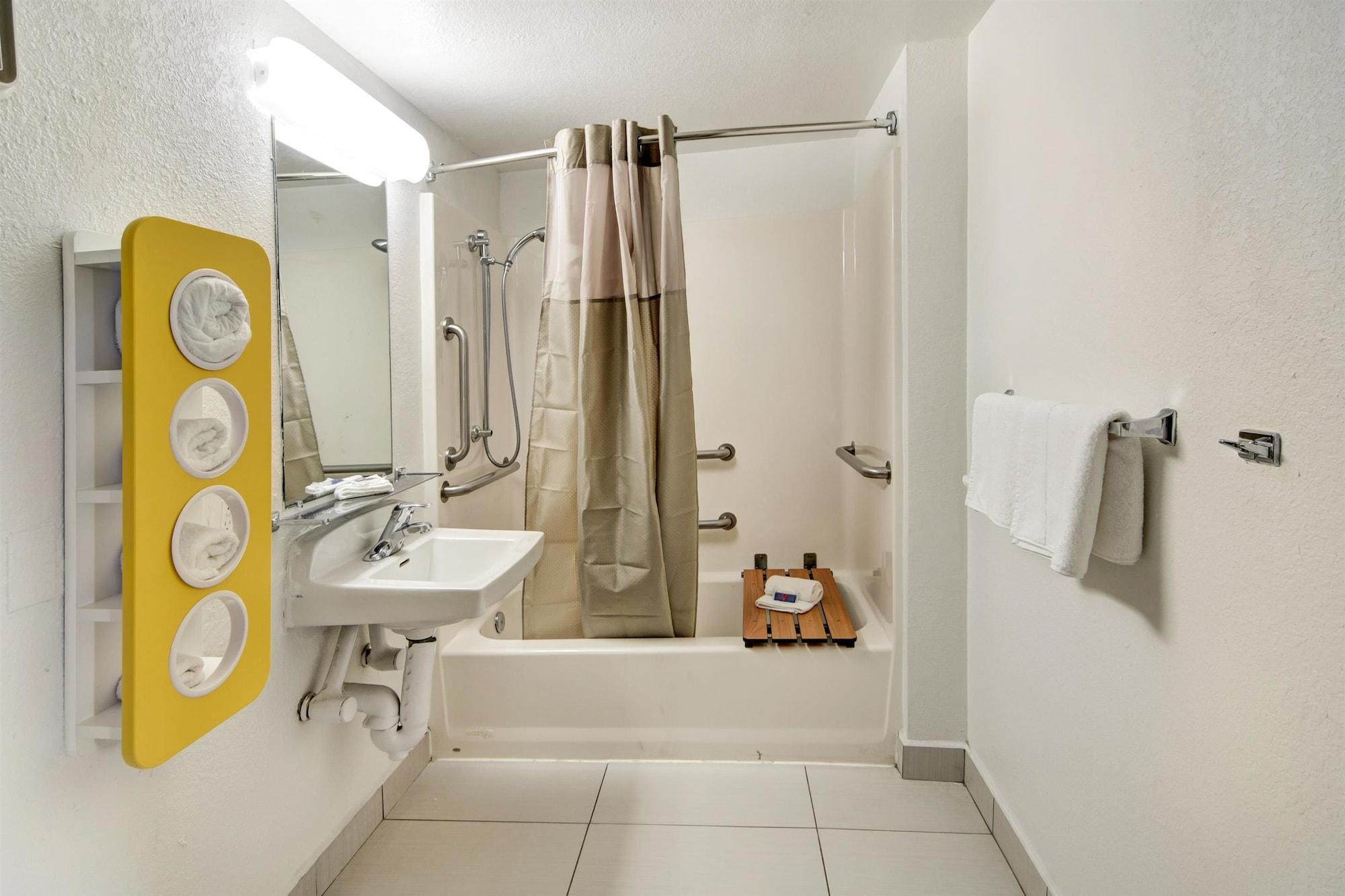 Motel 6-Dallas, Tx - Forest Lane Dış mekan fotoğraf