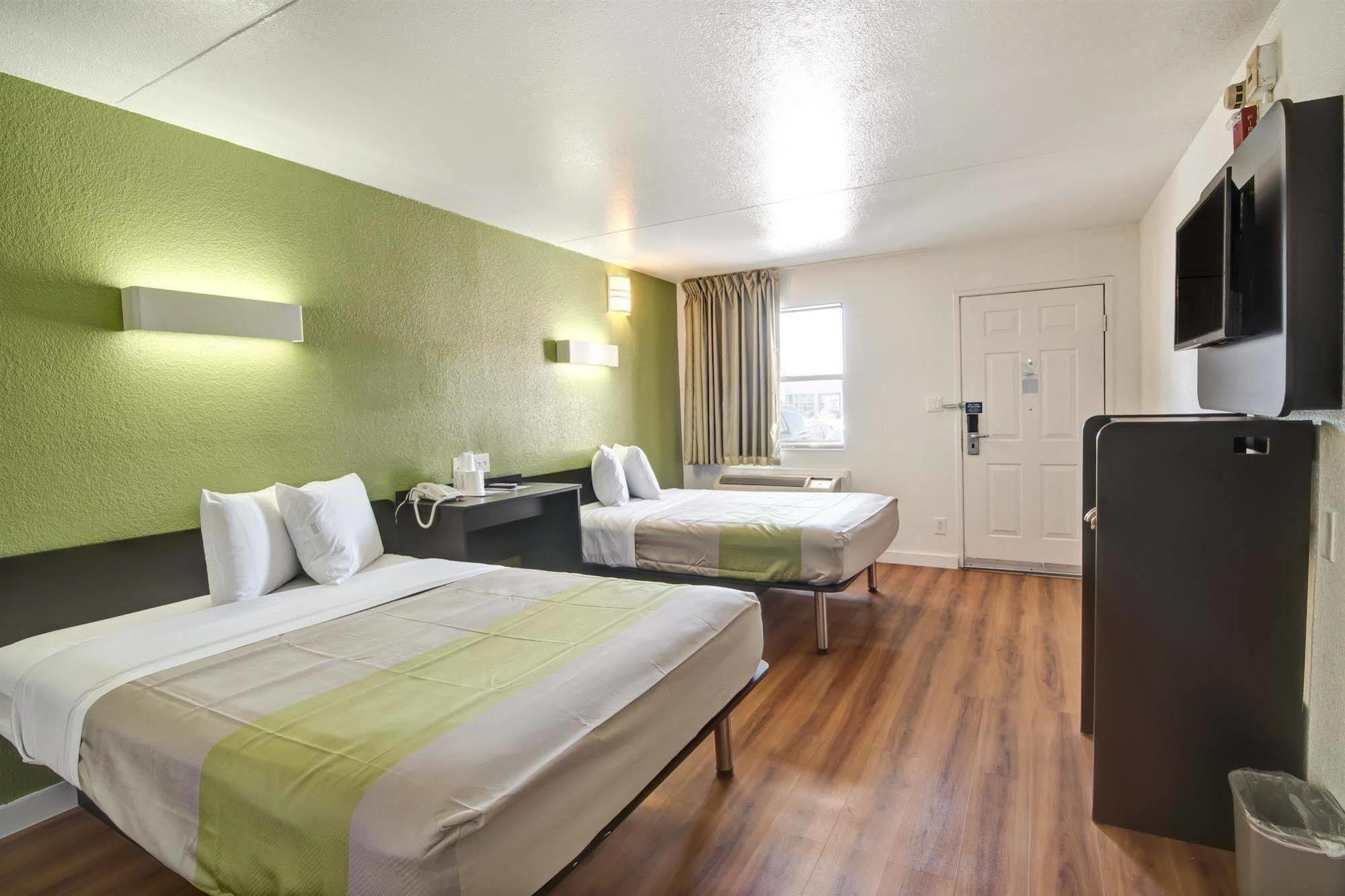 Motel 6-Dallas, Tx - Forest Lane Dış mekan fotoğraf