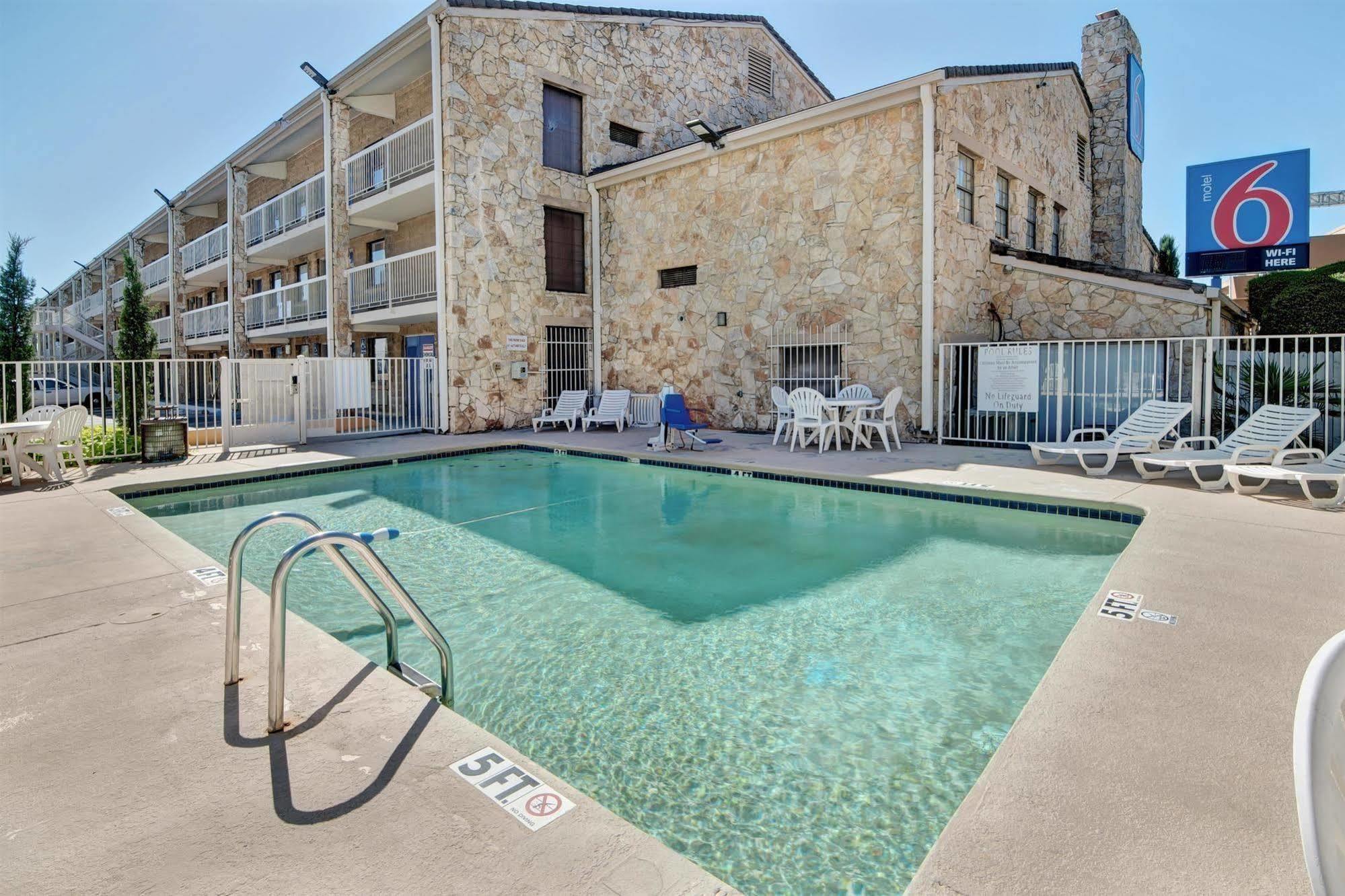 Motel 6-Dallas, Tx - Forest Lane Dış mekan fotoğraf